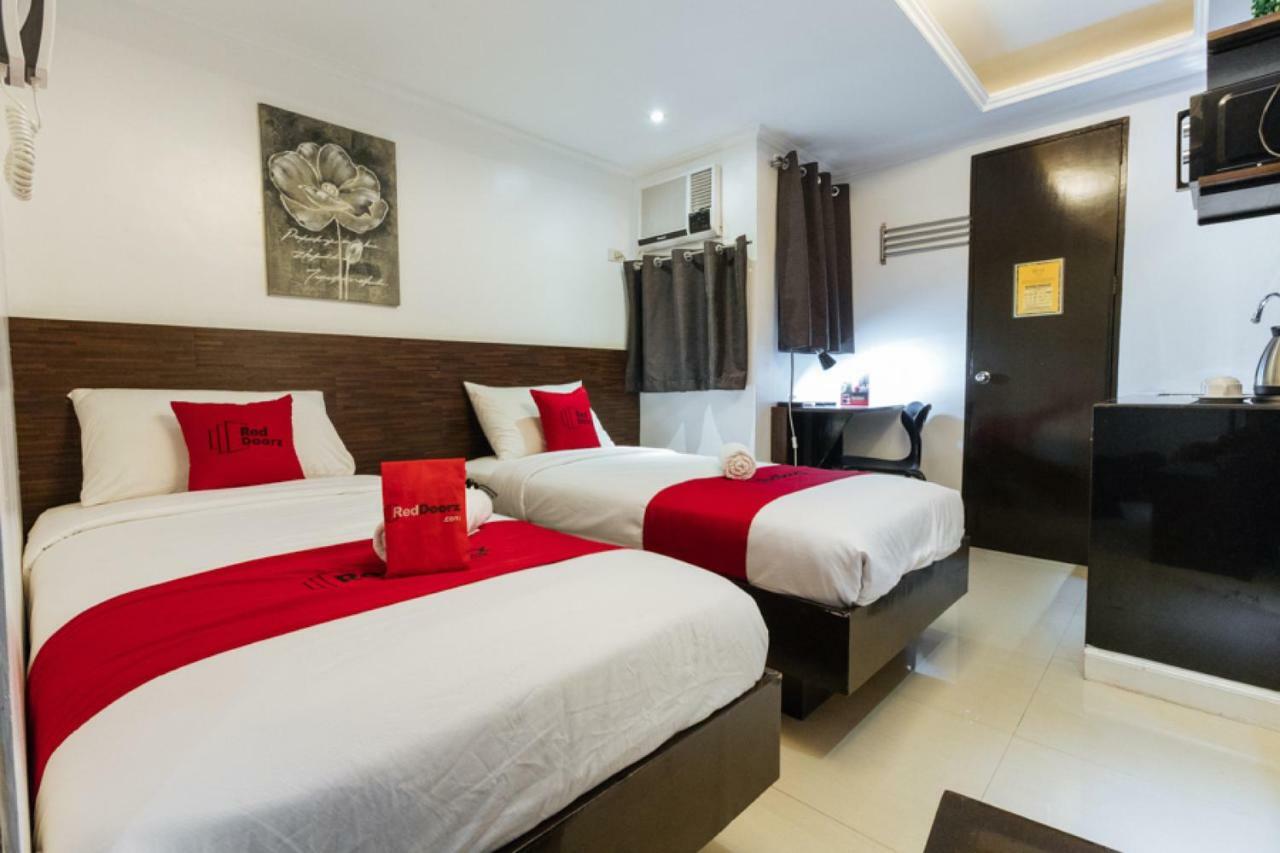 Reddoorz Plus @ Poblacion Makati San Pedro Makati Exterior foto