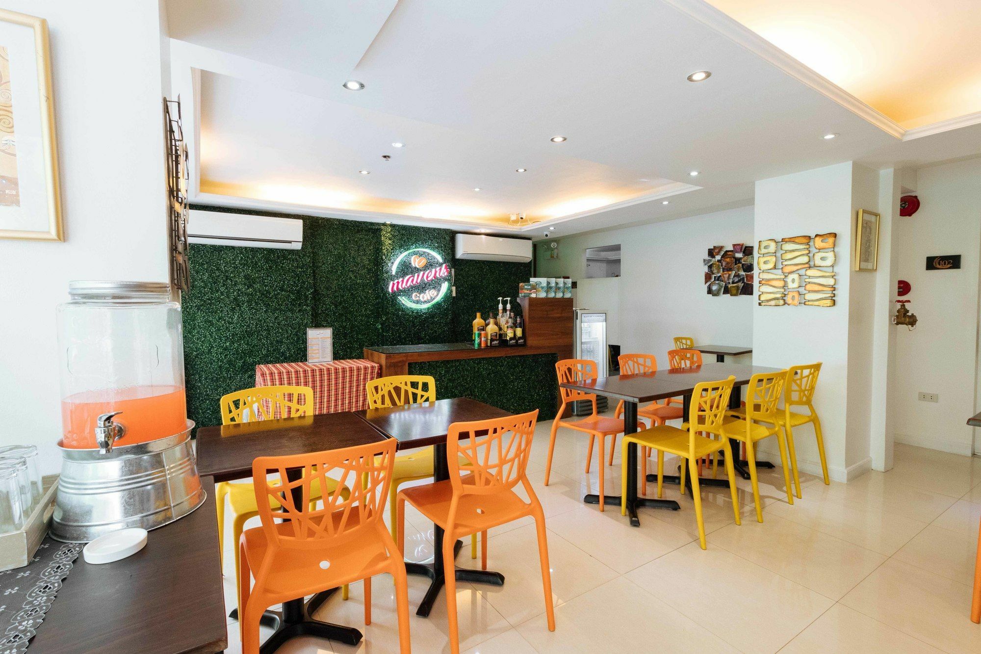 Reddoorz Plus @ Poblacion Makati San Pedro Makati Exterior foto